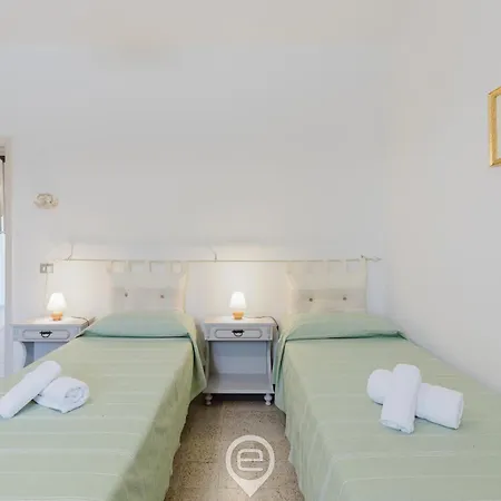 Feriehus L'angolo Blu Putzu Idu